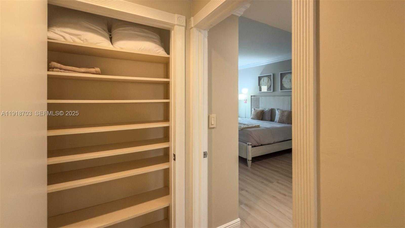 Small Image of 2000 ISLAND BLVD #3004, Aventura Number 36