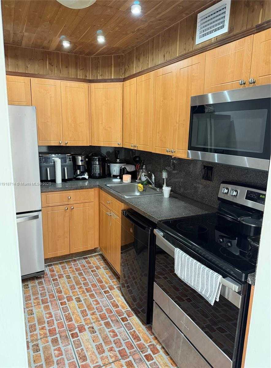 Small Image of 8411 NORTH WEST 8TH ST #405, Miami Number 11