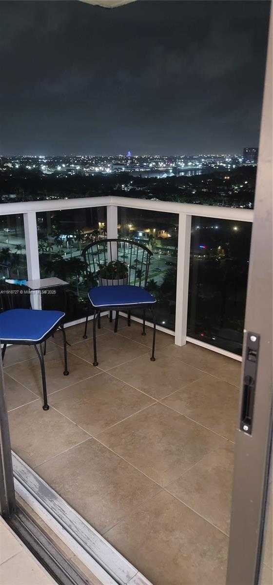 Imagen de Pequeño Objeto