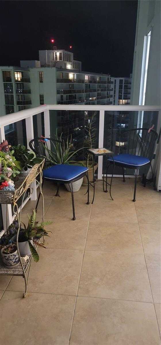 Imagen de Pequeño Objeto