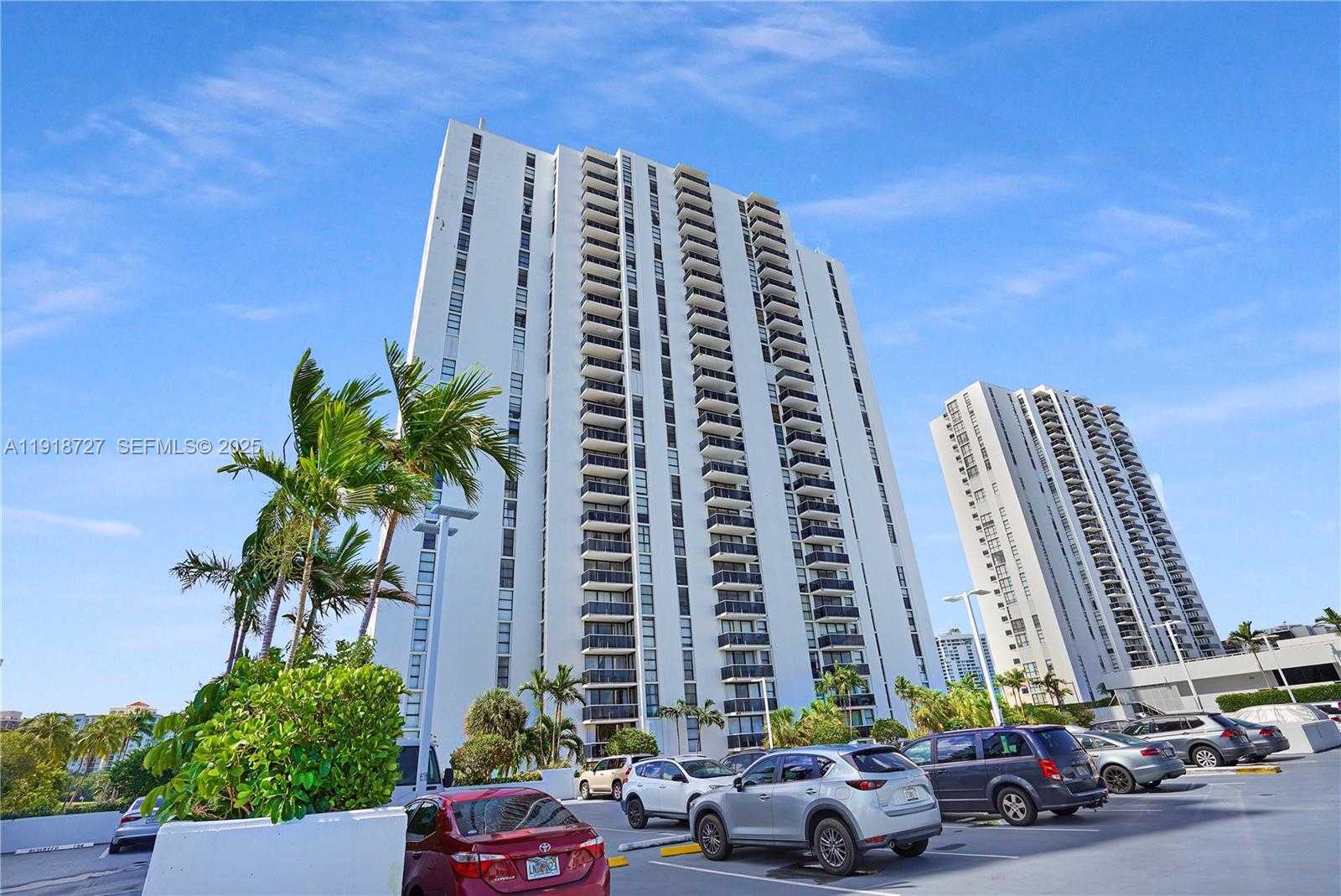 Small Image of 3675 NORTH COUNTRY CLUB DR #2201, Aventura Number 37