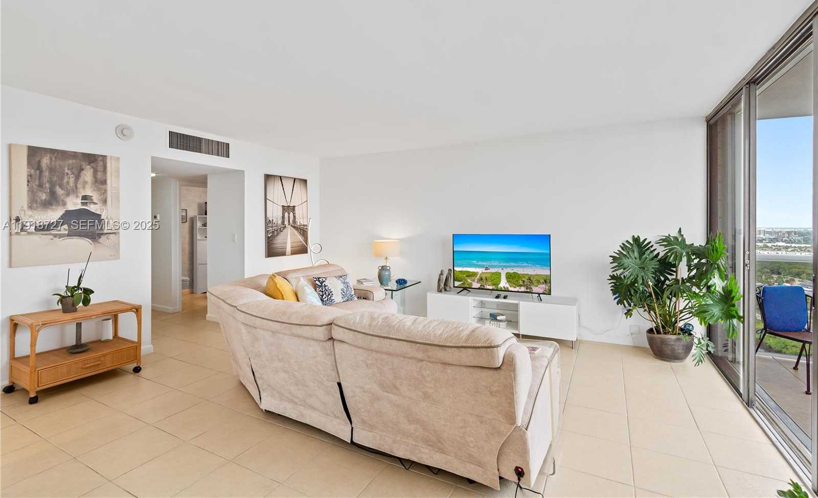 Small Image of 3675 NORTH COUNTRY CLUB DR #2201, Aventura Number 49