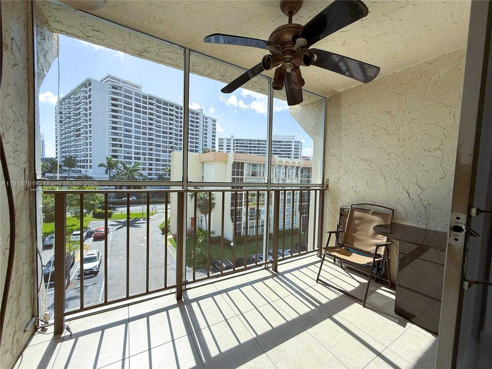 Small Image of 701 THREE ISLANDS BLVD #506, Hallandale Beach Number 10
