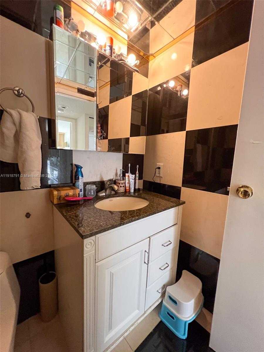 Small Image of 701 THREE ISLANDS BLVD #506, Hallandale Beach Number 13