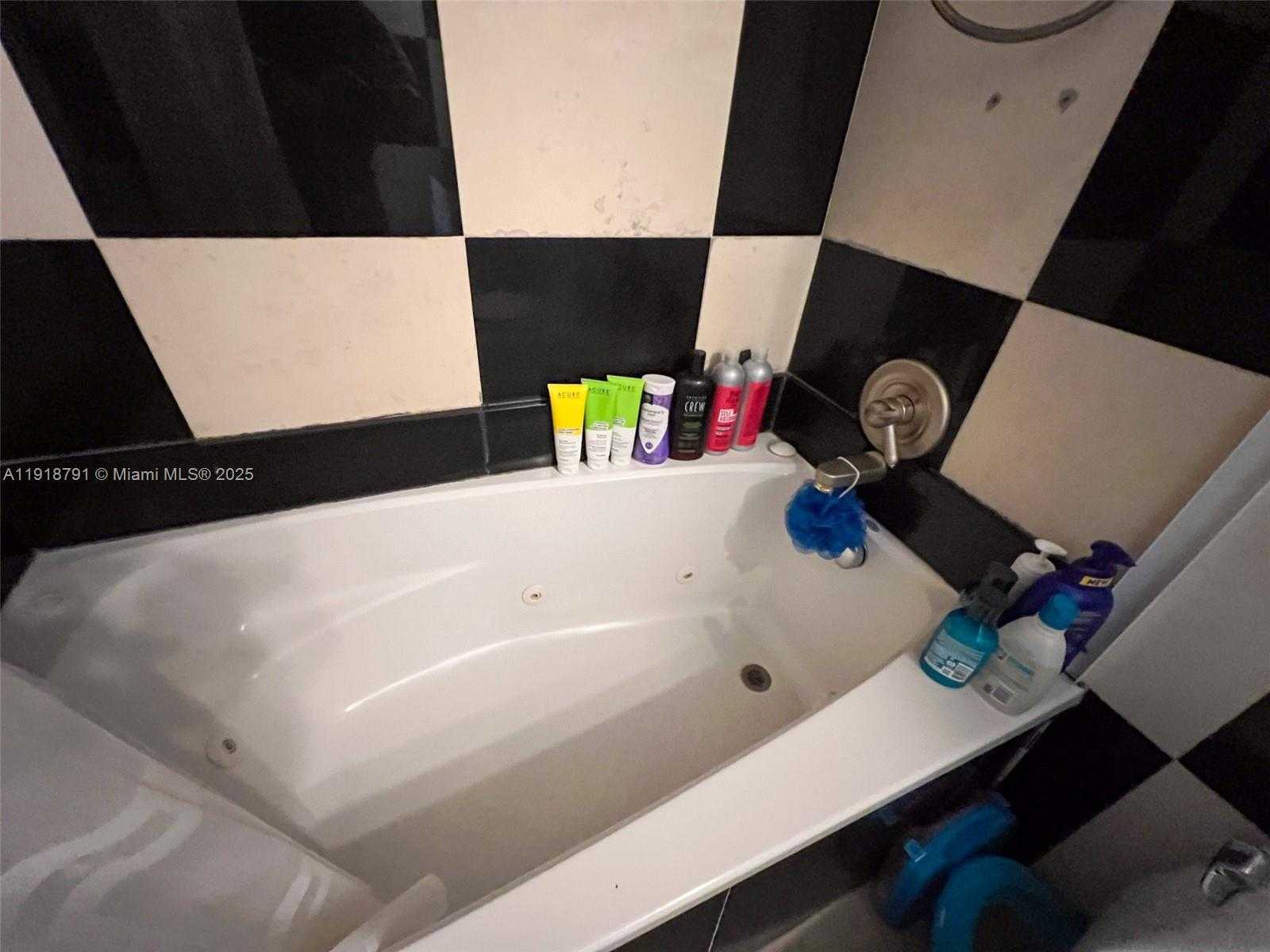 Small Image of 701 THREE ISLANDS BLVD #506, Hallandale Beach Number 14