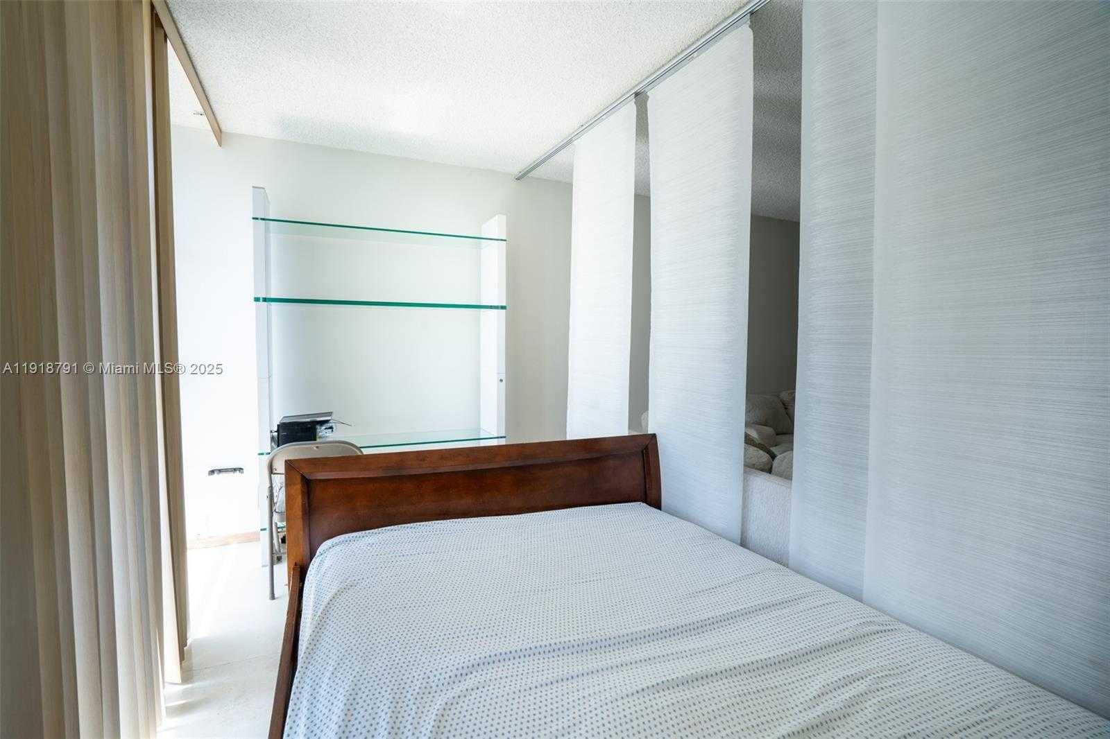 Small Image of 701 THREE ISLANDS BLVD #506, Hallandale Beach Number 6