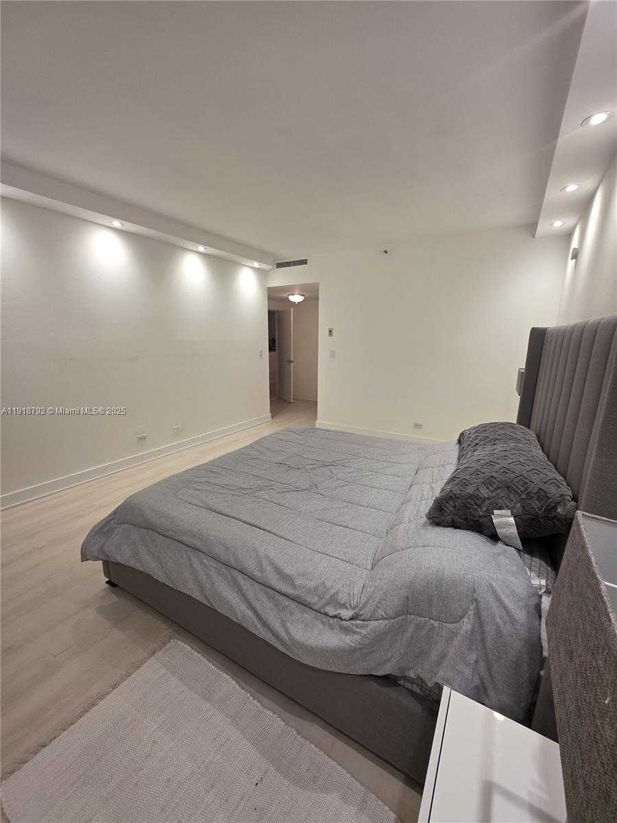 Small Image of 20191 EAST COUNTRY CLUB DR #403, Aventura Number 20