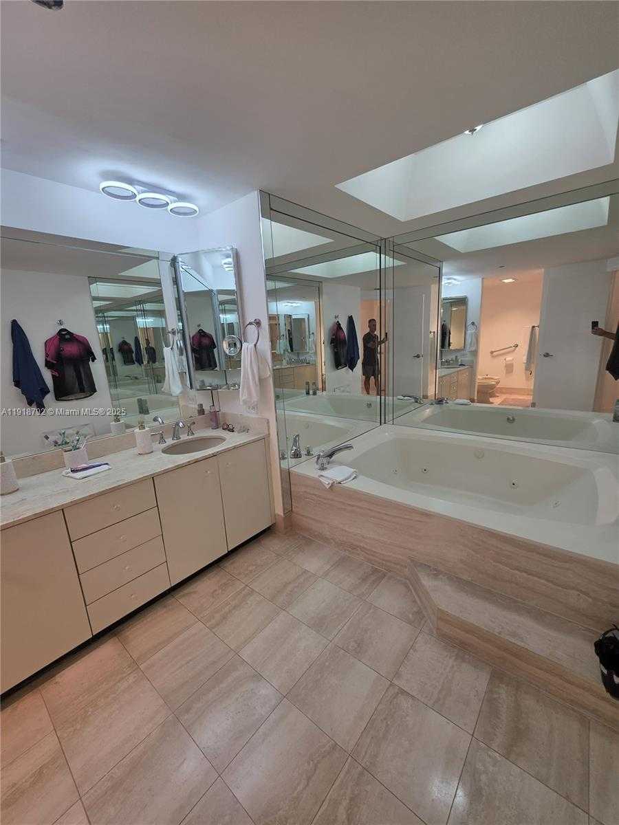 Small Image of 20191 EAST COUNTRY CLUB DR #403, Aventura Number 22