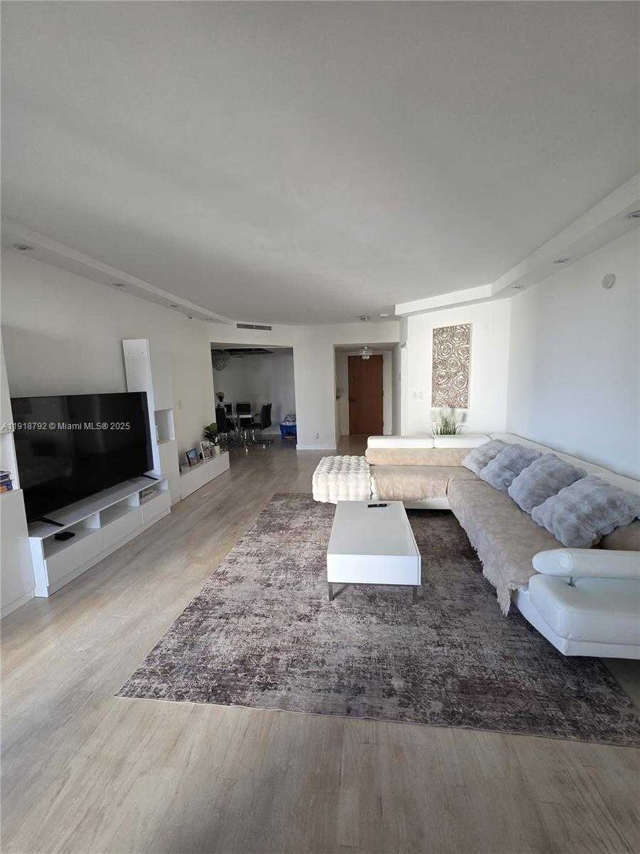 Small Image of 20191 EAST COUNTRY CLUB DR #403, Aventura Number 3