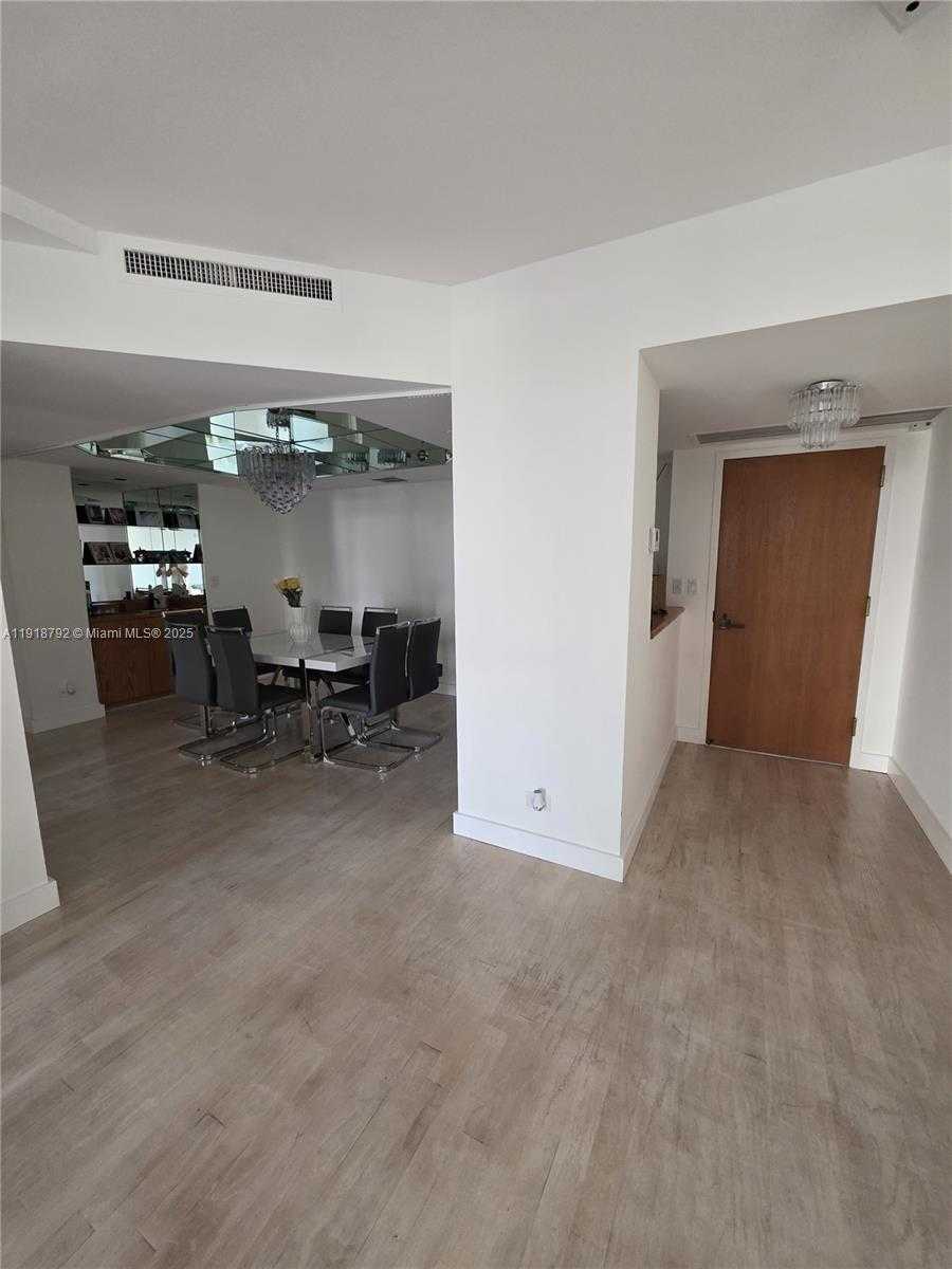 Small Image of 20191 EAST COUNTRY CLUB DR #403, Aventura Number 4