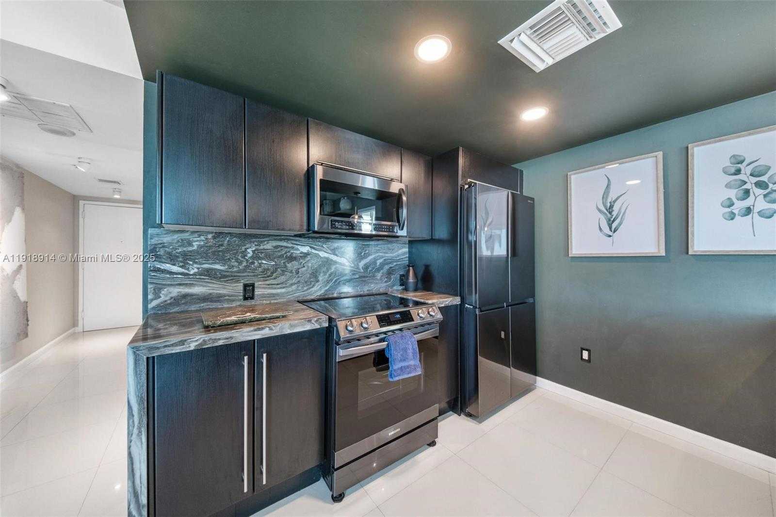 Small Image of 665 NORTH EAST 25TH ST #1805, Miami Number 18