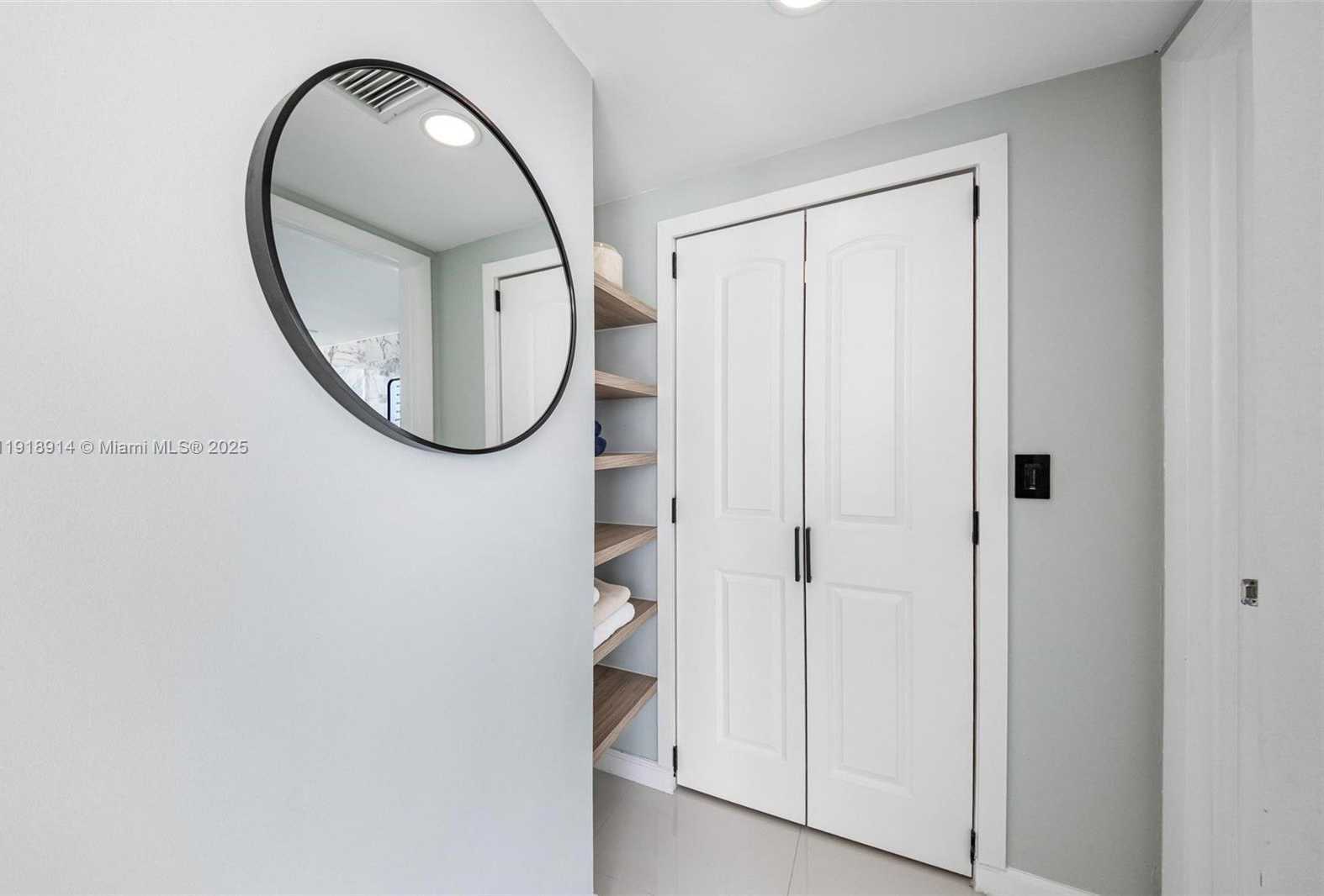 Small Image of 665 NORTH EAST 25TH ST #1805, Miami Number 26