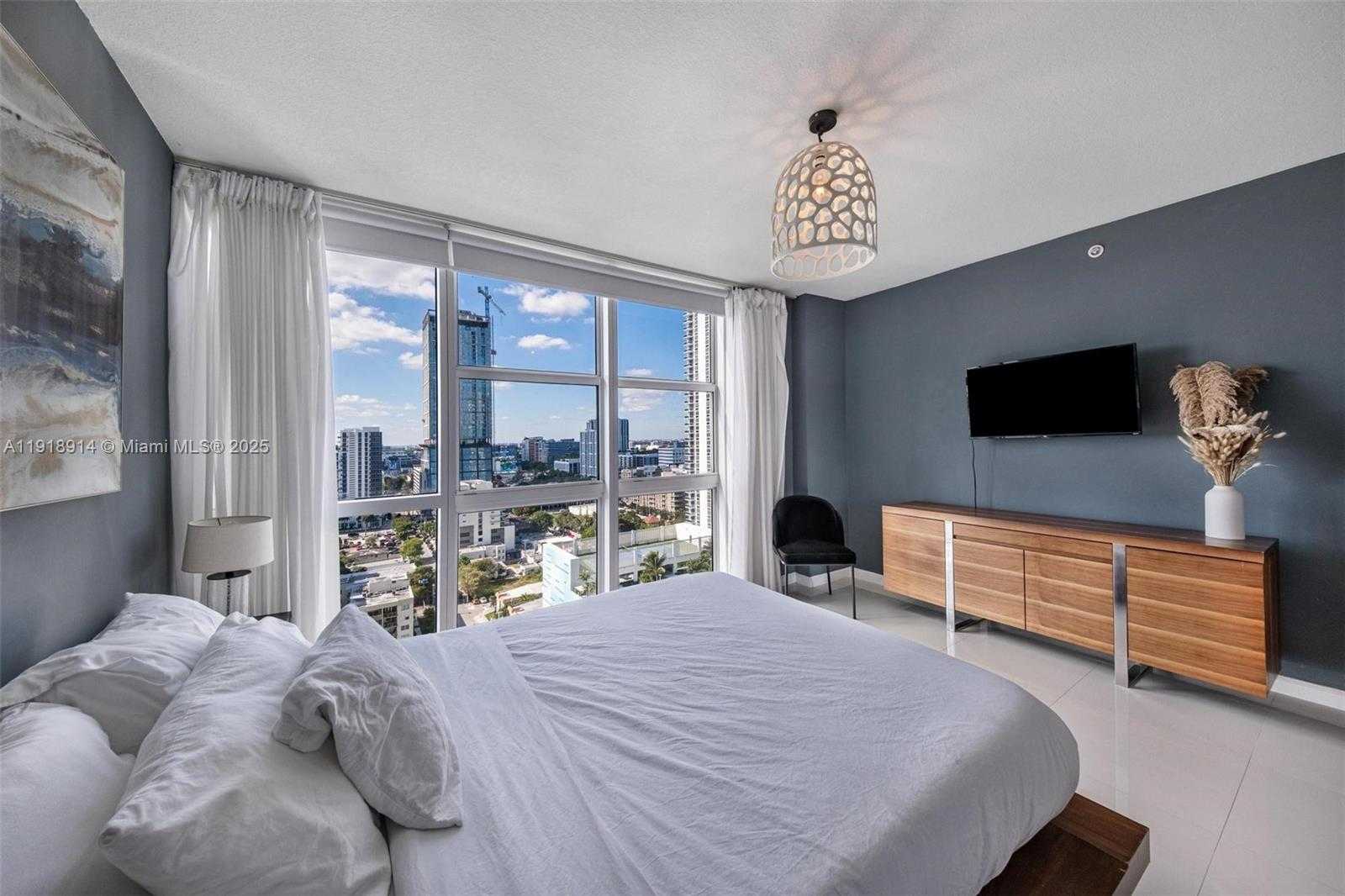 Small Image of 665 NORTH EAST 25TH ST #1805, Miami Number 34