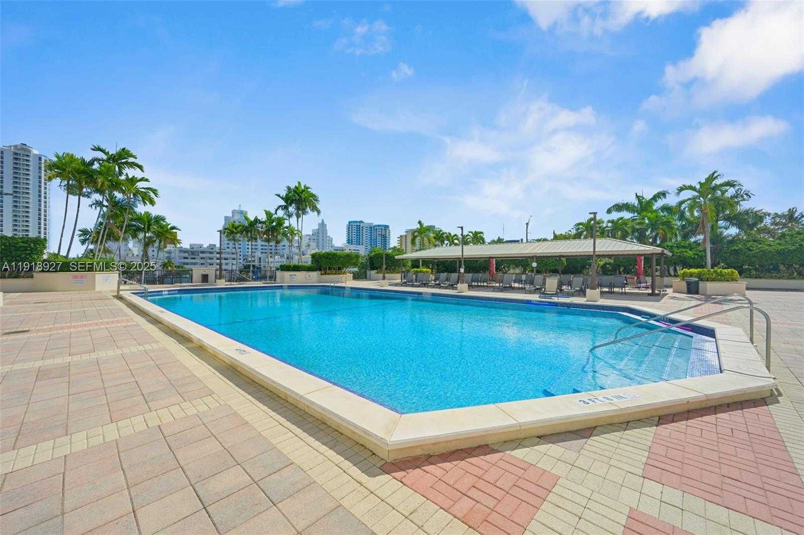 Small Image of 4101 PINE TREE DR #919, Miami Beach Number 18