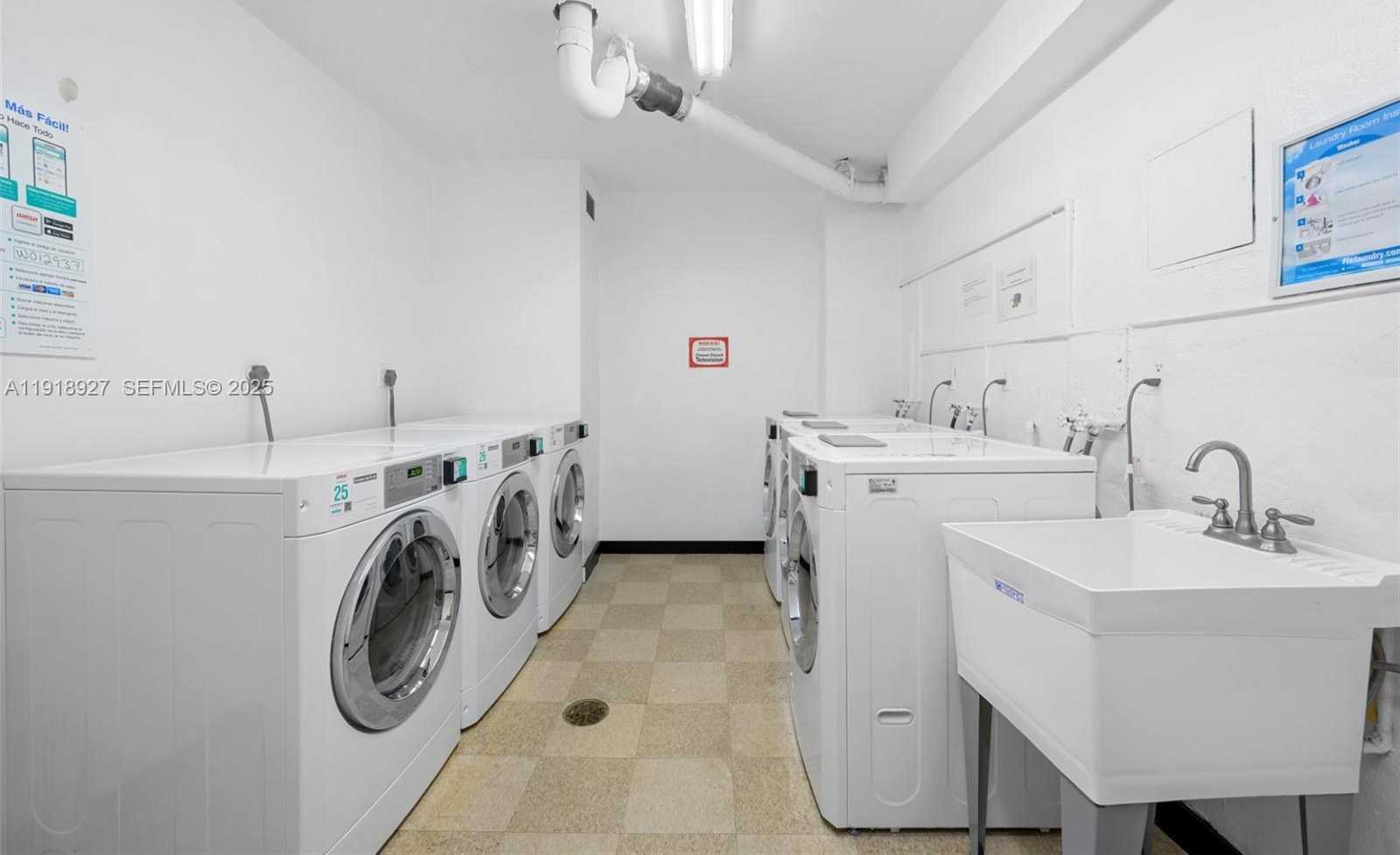 Small Image of 4101 PINE TREE DR #919, Miami Beach Number 23