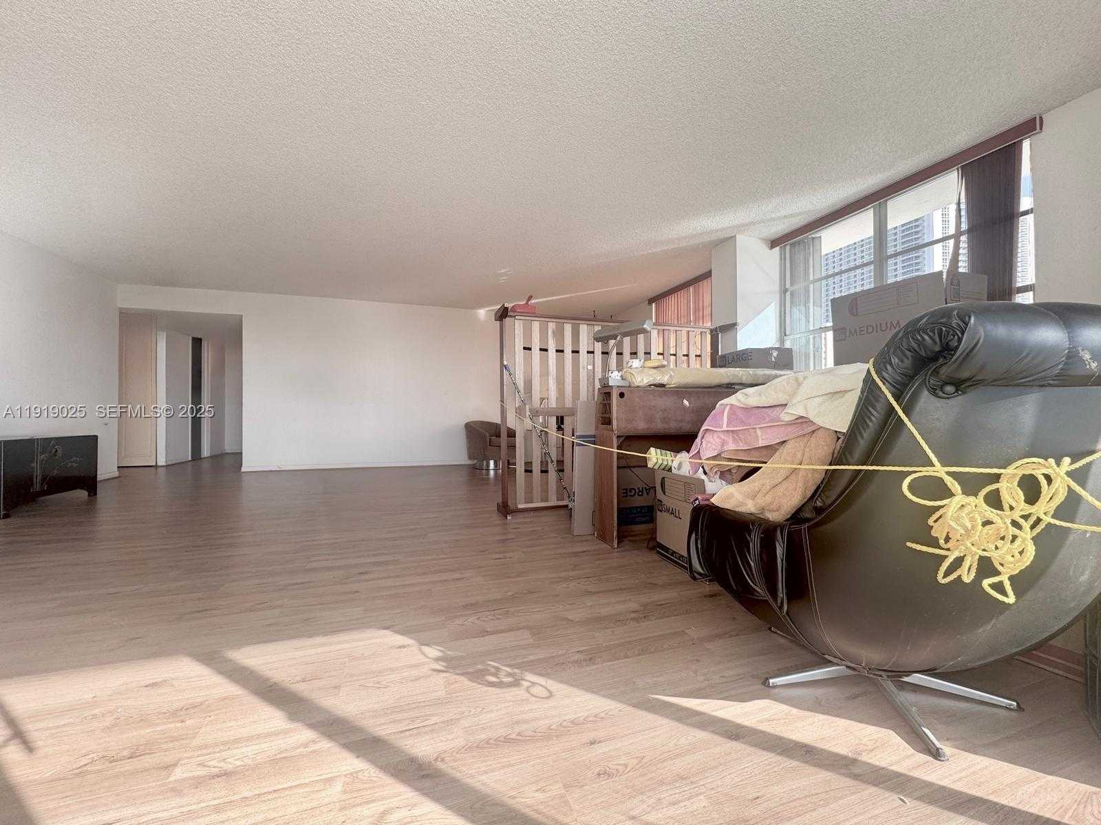 Imagen de Pequeño Objeto