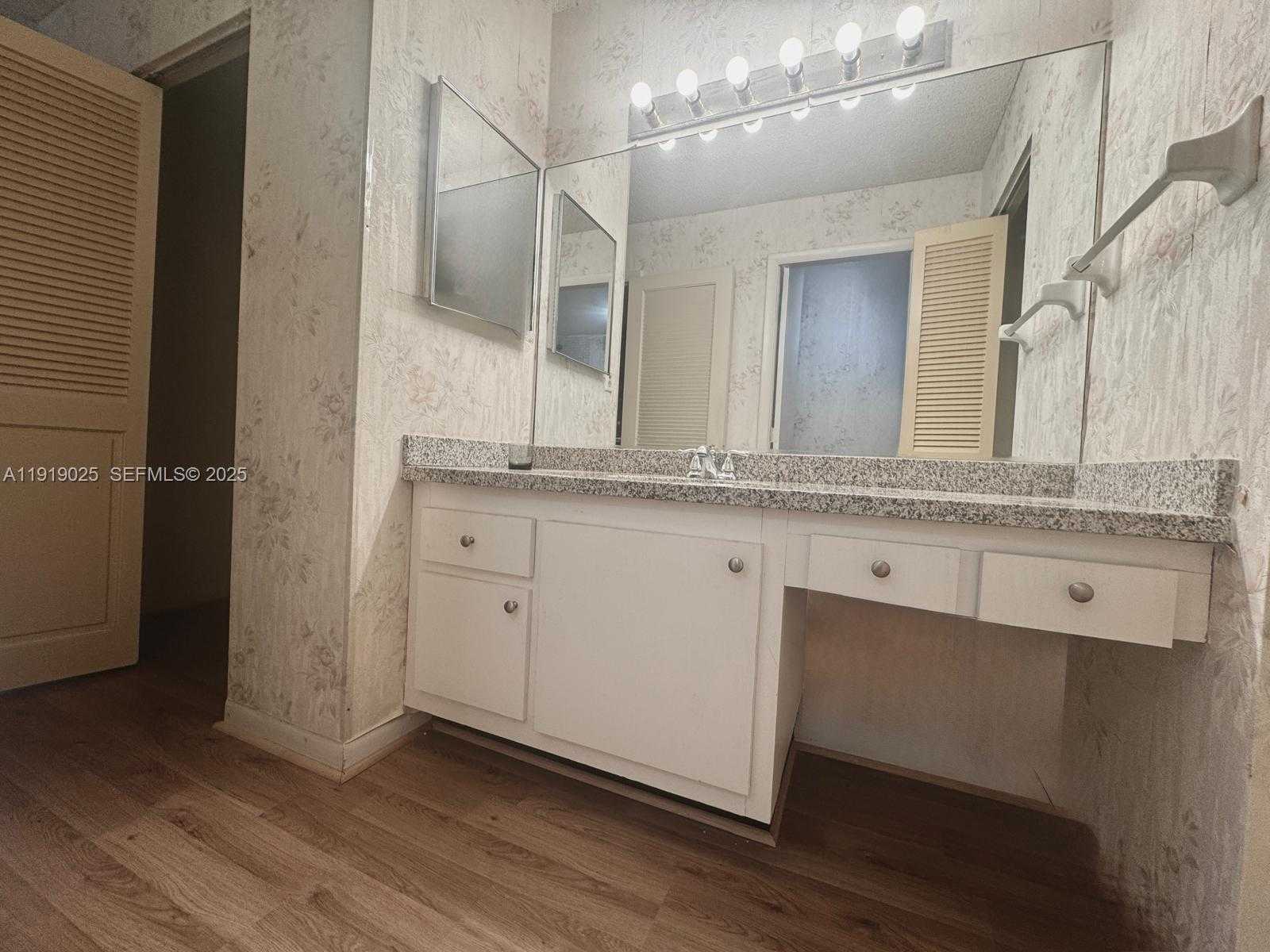 Imagen de Pequeño Objeto