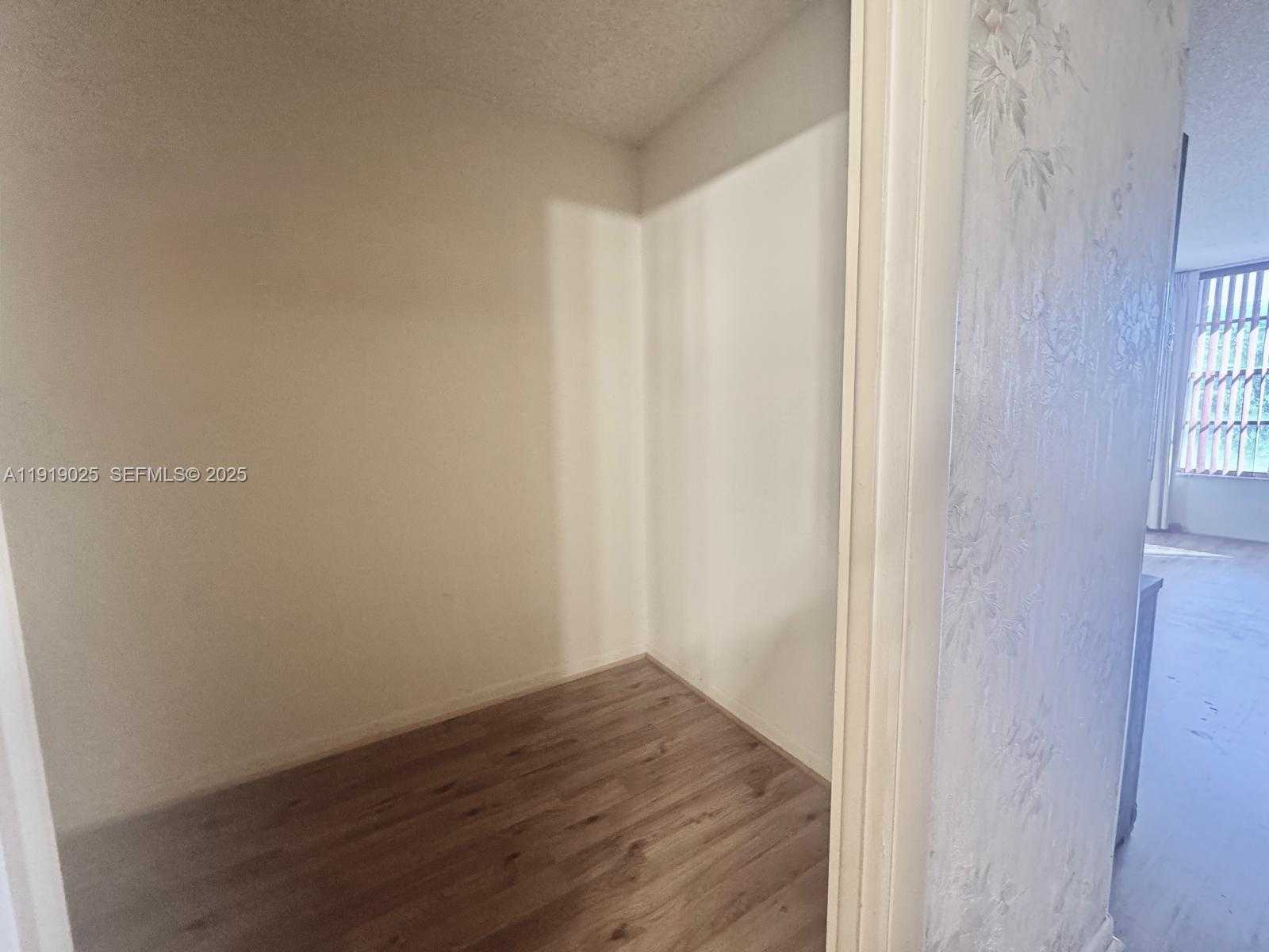 Imagen de Pequeño Objeto