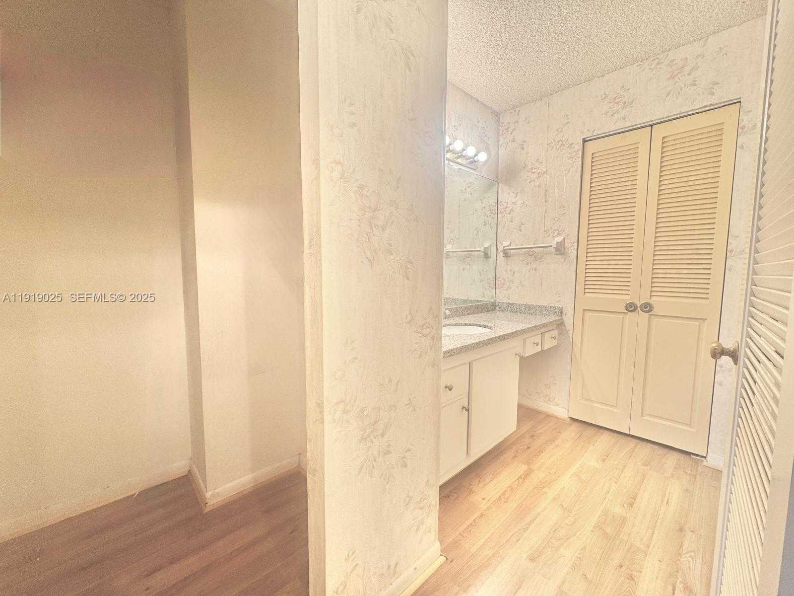 Imagen de Pequeño Objeto