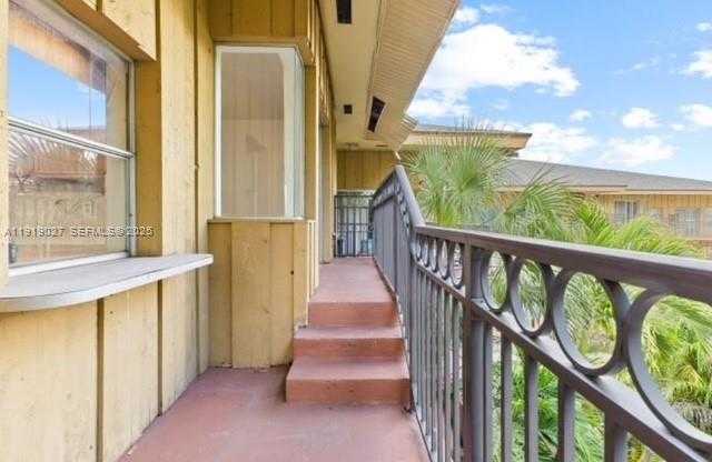 Small Image of 4850 SOUTH WEST 63RD TER #232, Davie Number 25