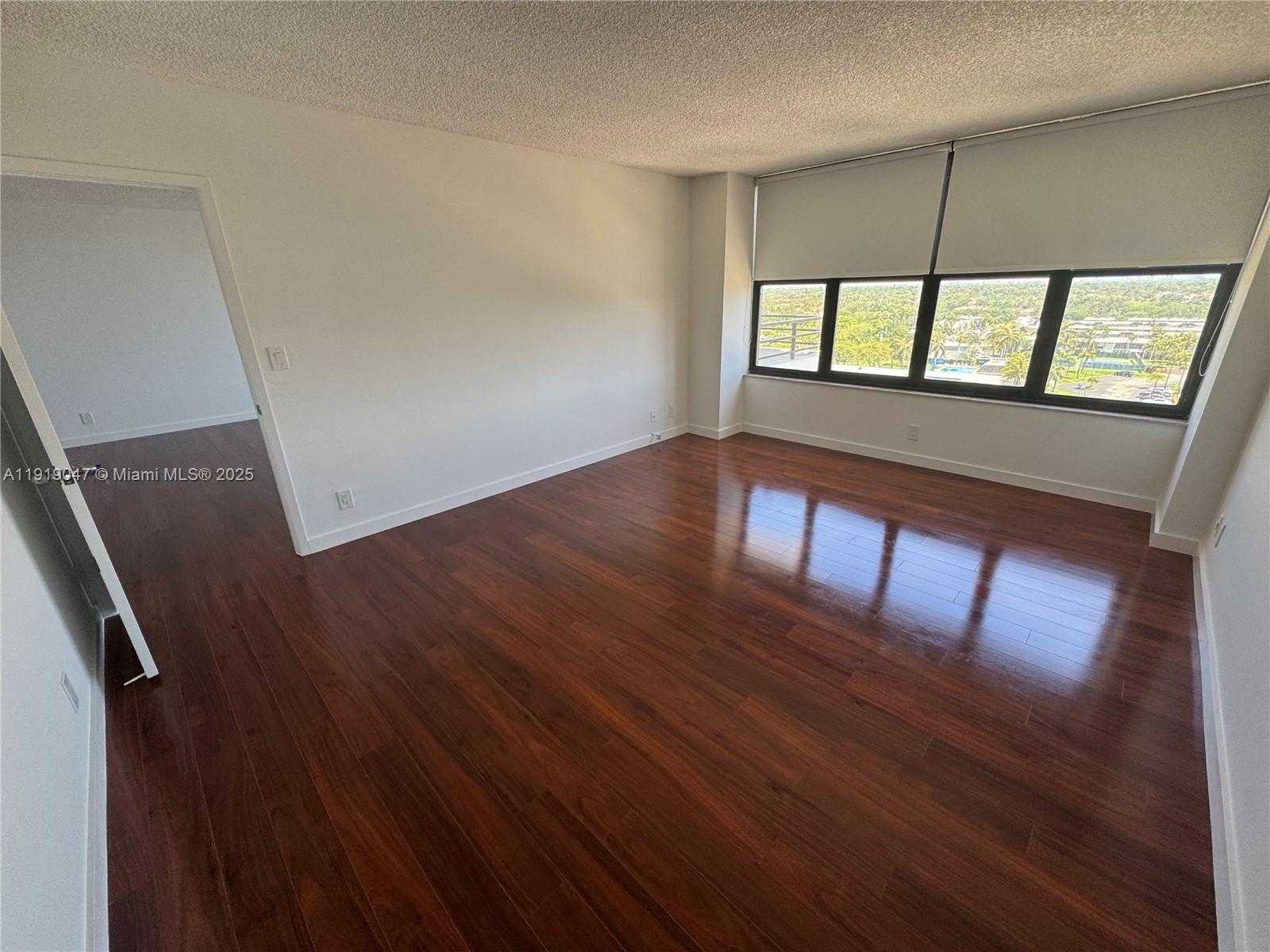 Small Image of 2500 PARKVIEW DR #1109, Hallandale Beach Number 14