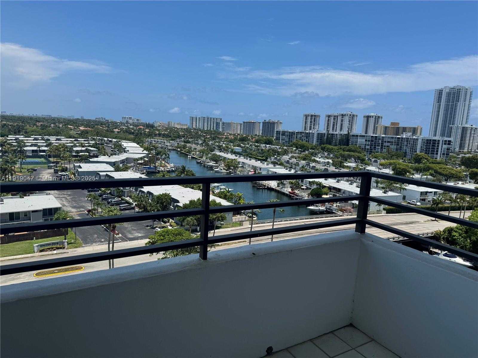 Small Image of 2500 PARKVIEW DR #1109, Hallandale Beach Number 2