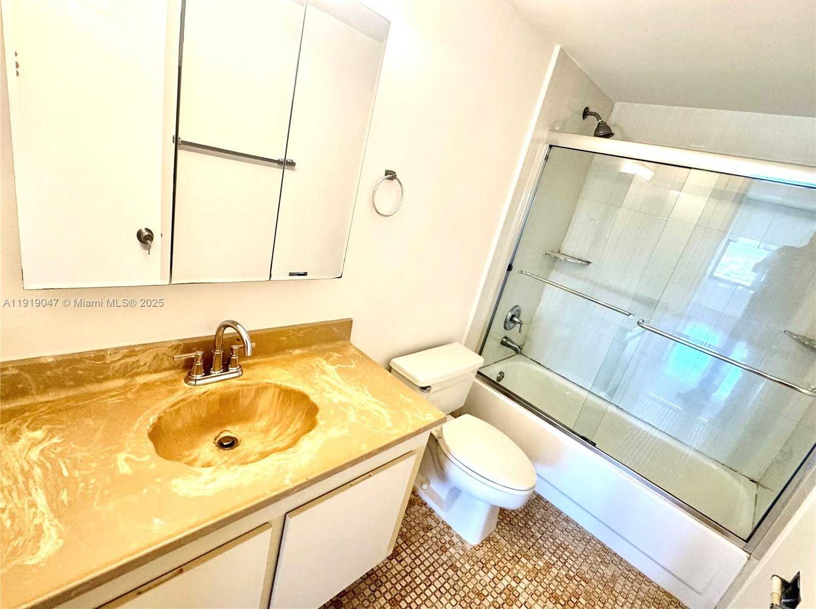 Small Image of 2500 PARKVIEW DR #1109, Hallandale Beach Number 8