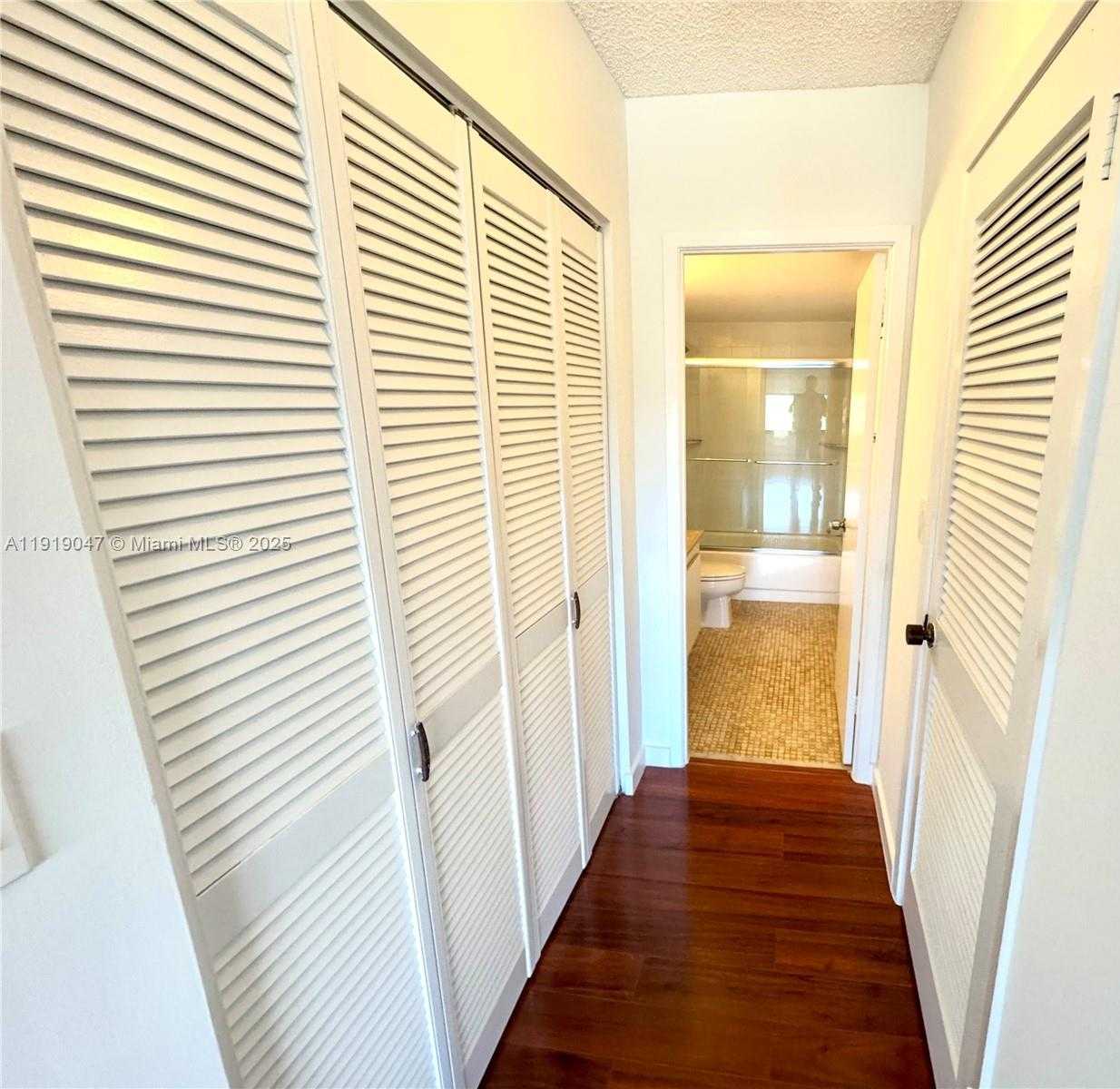 Small Image of 2500 PARKVIEW DR #1109, Hallandale Beach Number 9