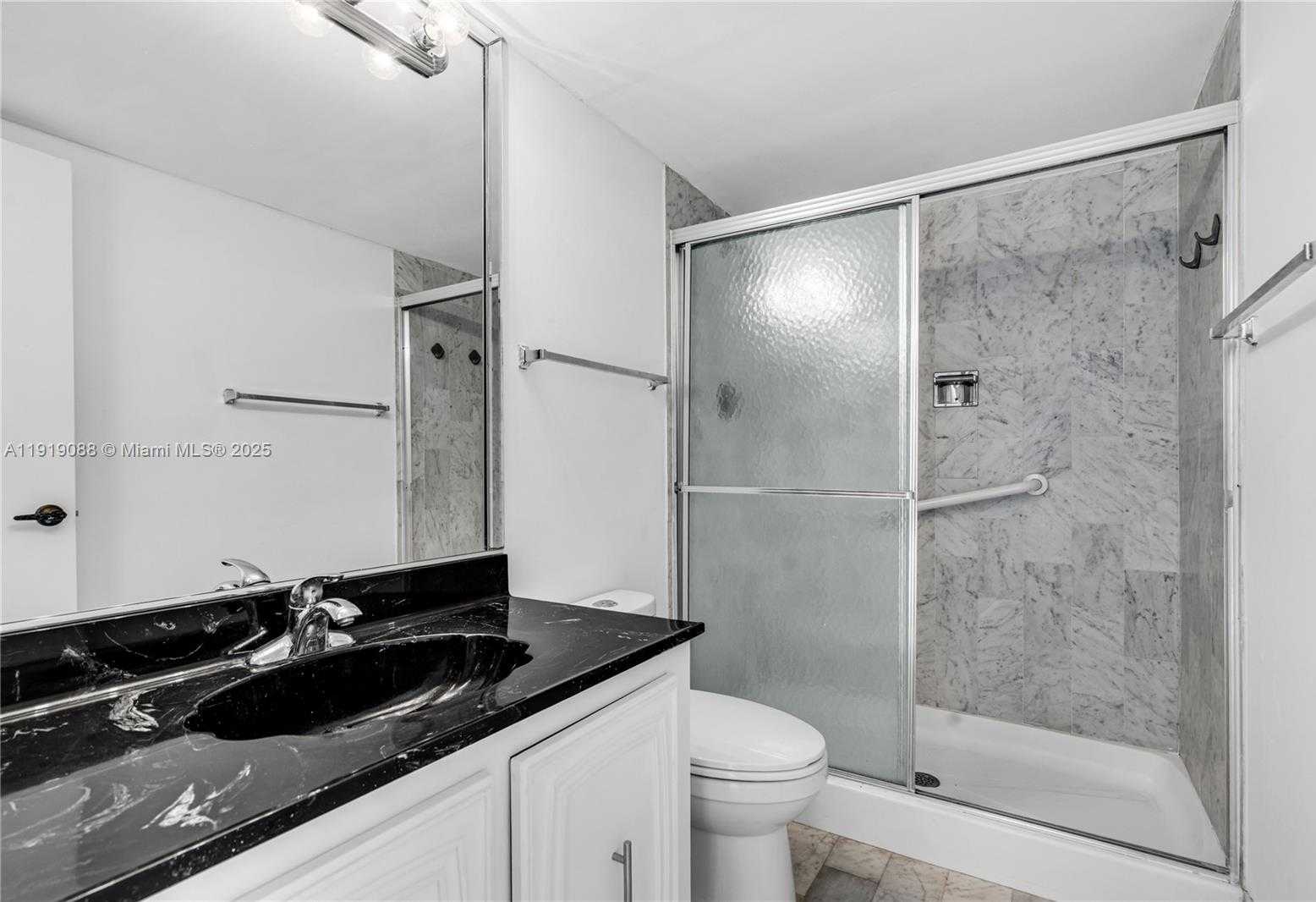 Small Image of 1420 BRICKELL BAY DR #608B, Miami Number 12