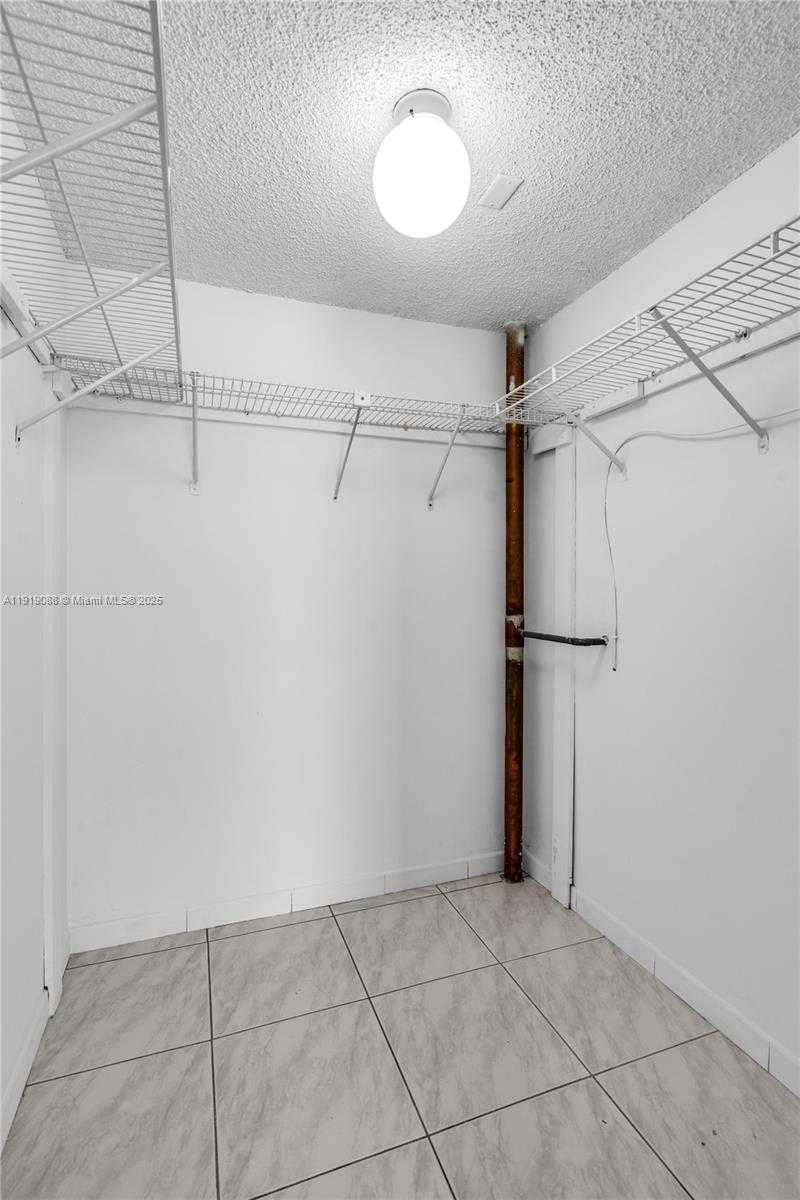 Small Image of 1420 BRICKELL BAY DR #608B, Miami Number 20