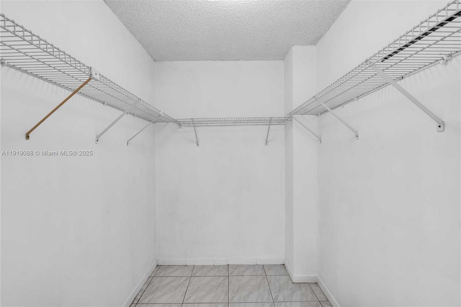 Small Image of 1420 BRICKELL BAY DR #608B, Miami Number 21