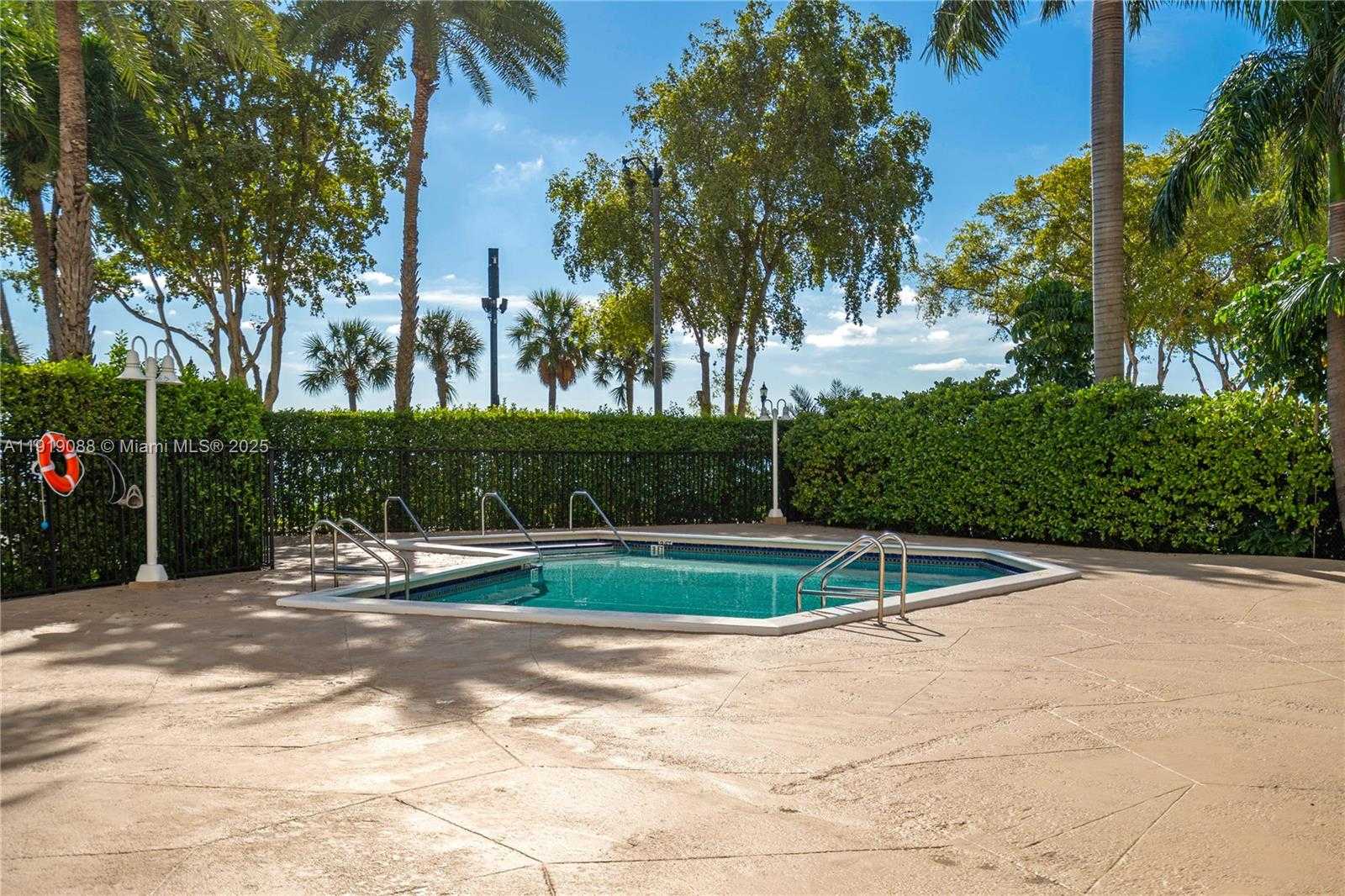 Small Image of 1420 BRICKELL BAY DR #608B, Miami Number 28