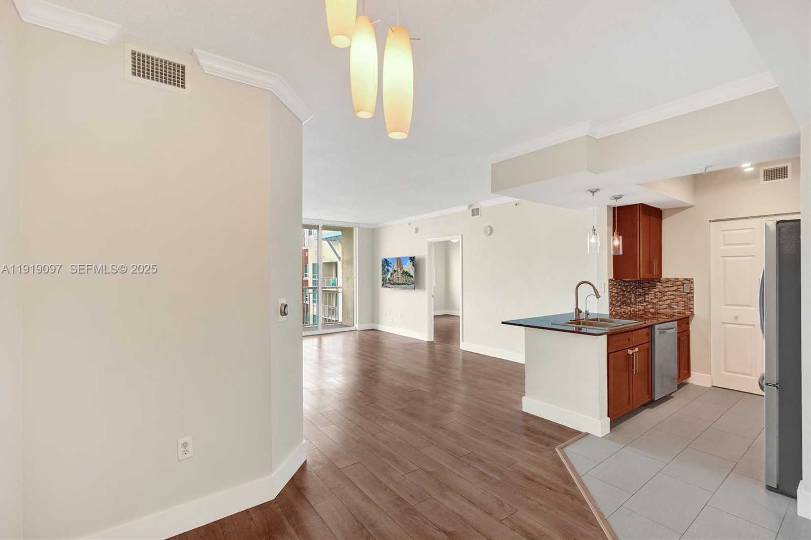 Small Image of 2000 NORTH BAYSHORE DR #605, Miami Number 13