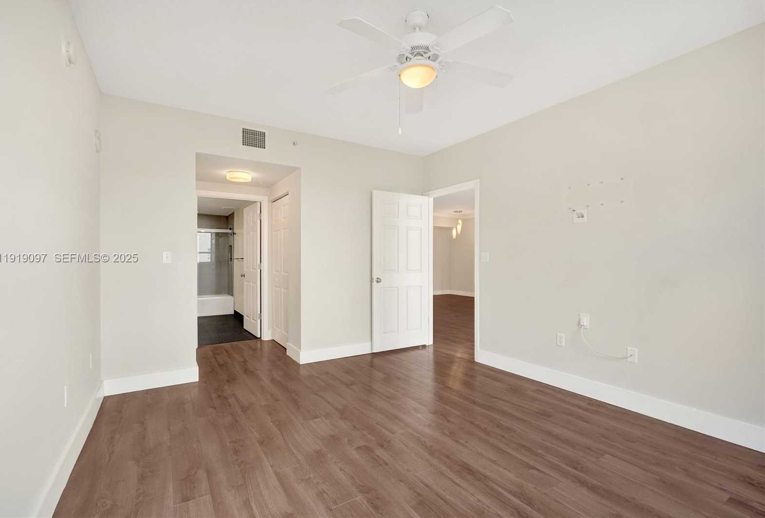 Small Image of 2000 NORTH BAYSHORE DR #605, Miami Number 18