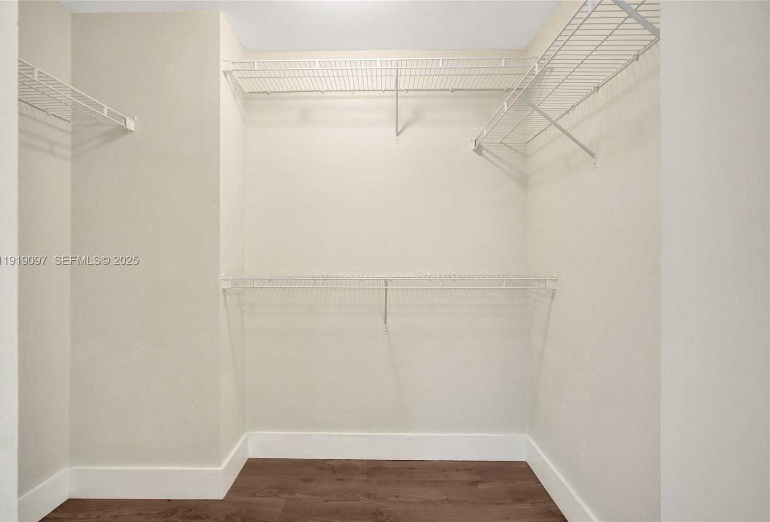 Small Image of 2000 NORTH BAYSHORE DR #605, Miami Number 19