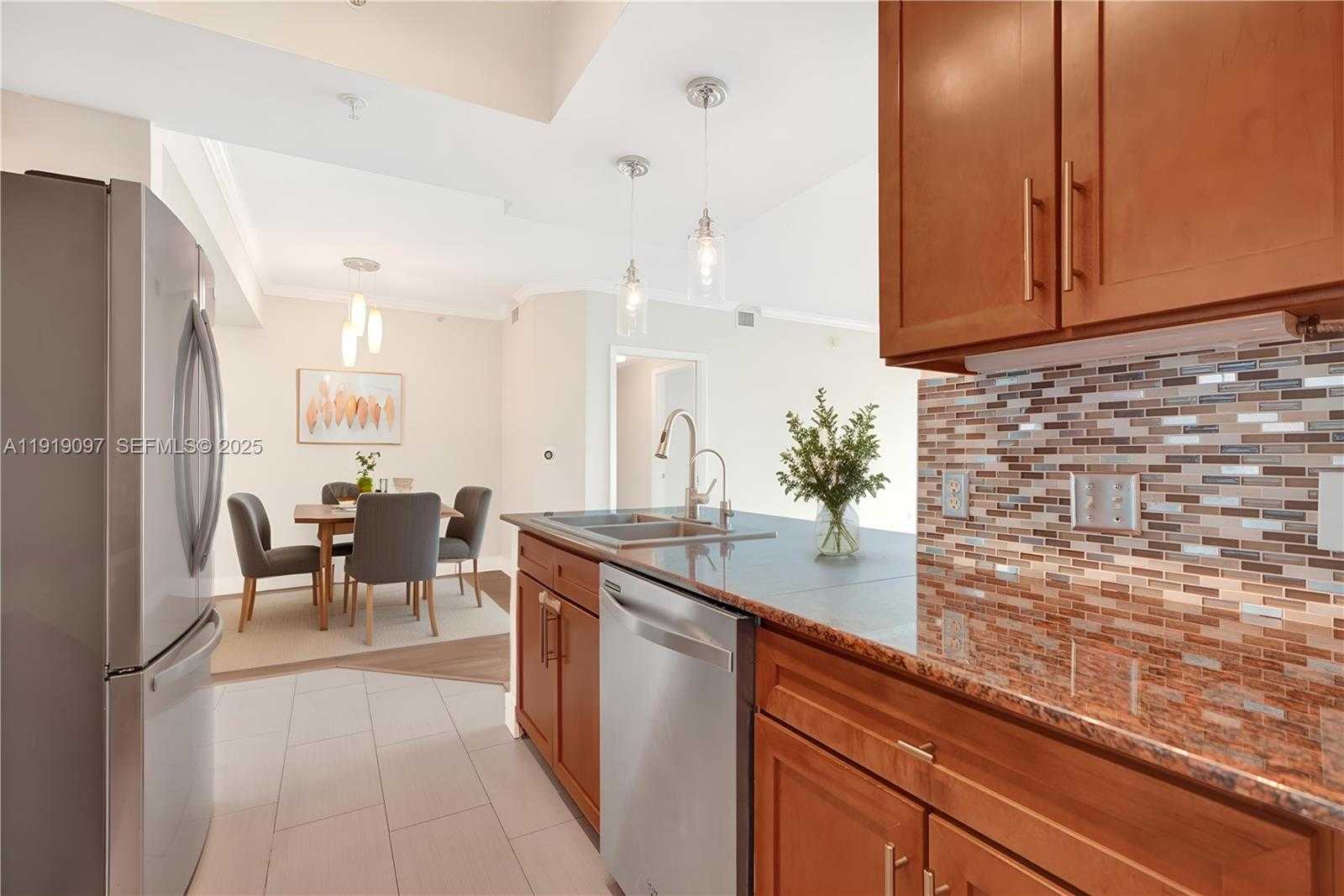 Small Image of 2000 NORTH BAYSHORE DR #605, Miami Number 2