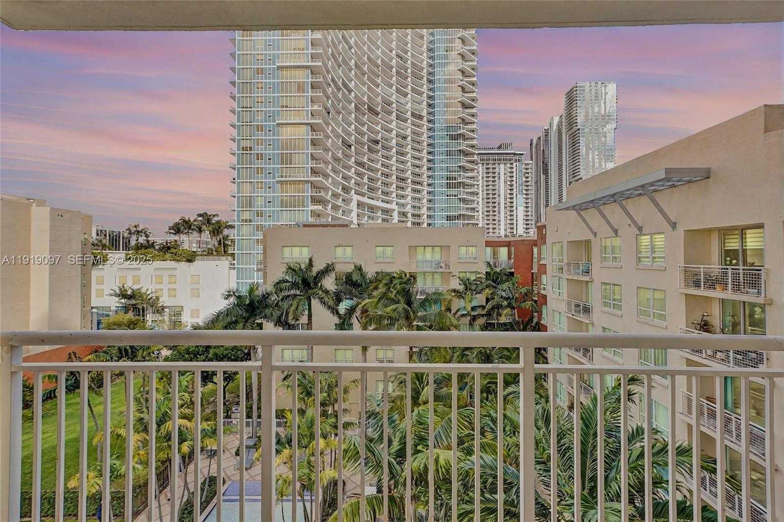 Small Image of 2000 NORTH BAYSHORE DR #605, Miami Number 9