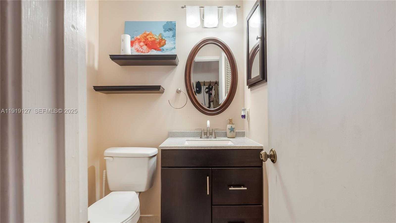 Small Image of 206 WASHINGTONIA AVE, Lauderdale By The Sea Number 10