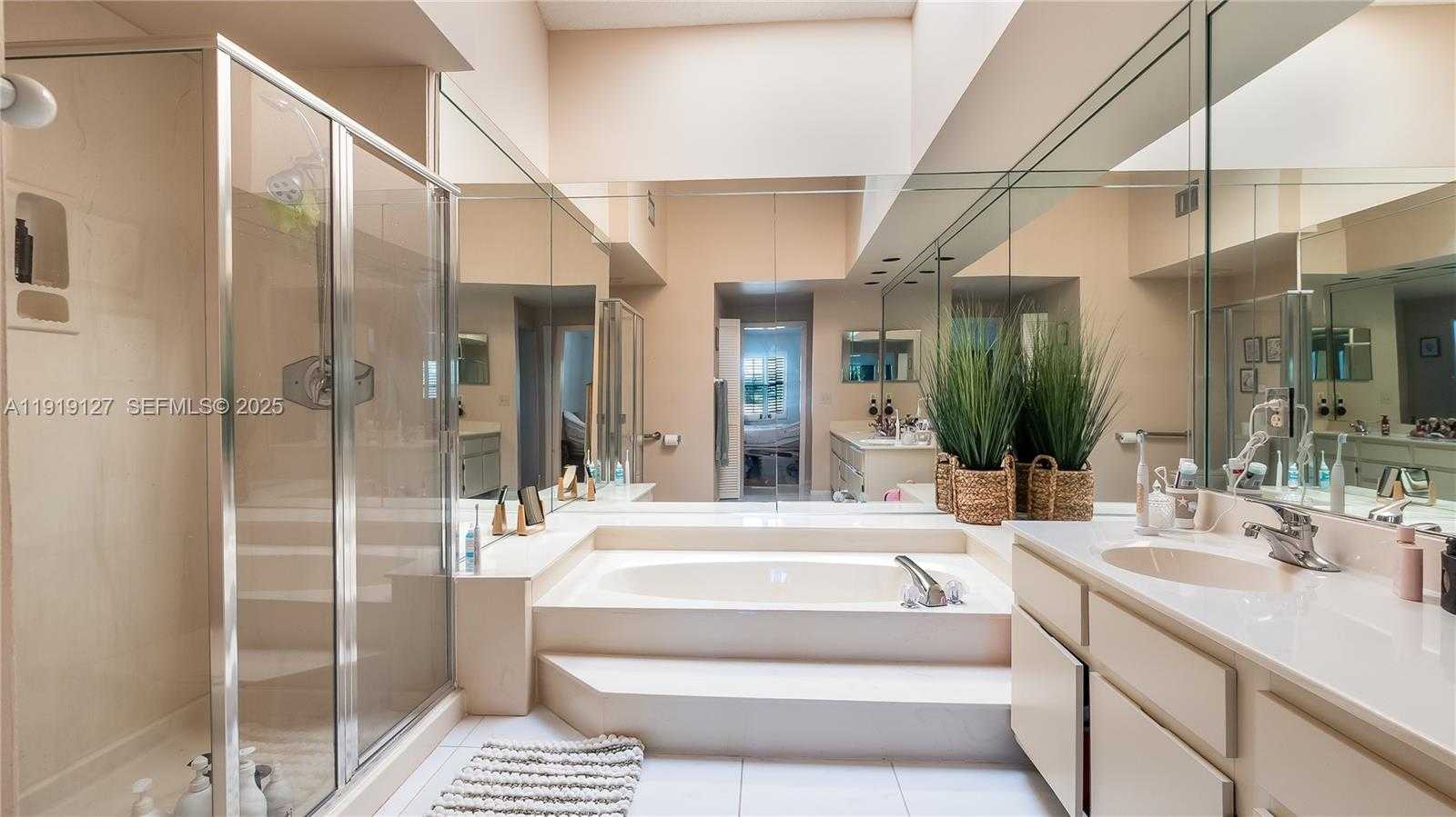 Small Image of 206 WASHINGTONIA AVE, Lauderdale By The Sea Number 27