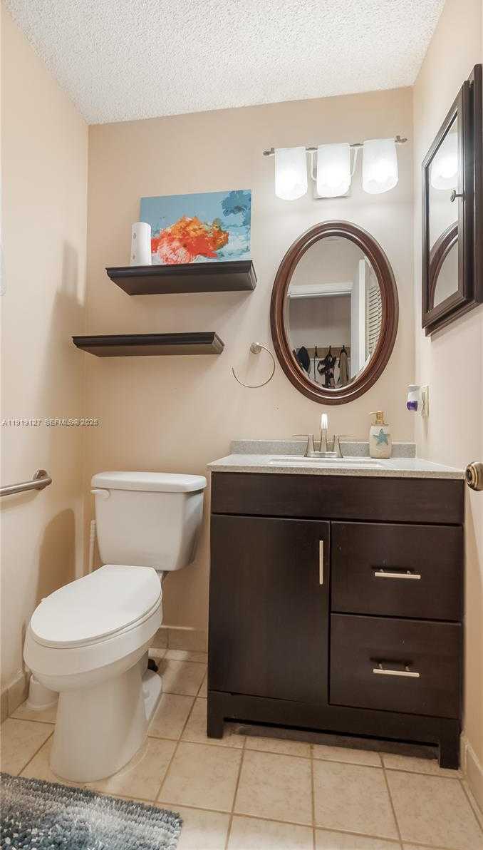 Small Image of 206 WASHINGTONIA AVE, Lauderdale By The Sea Number 9