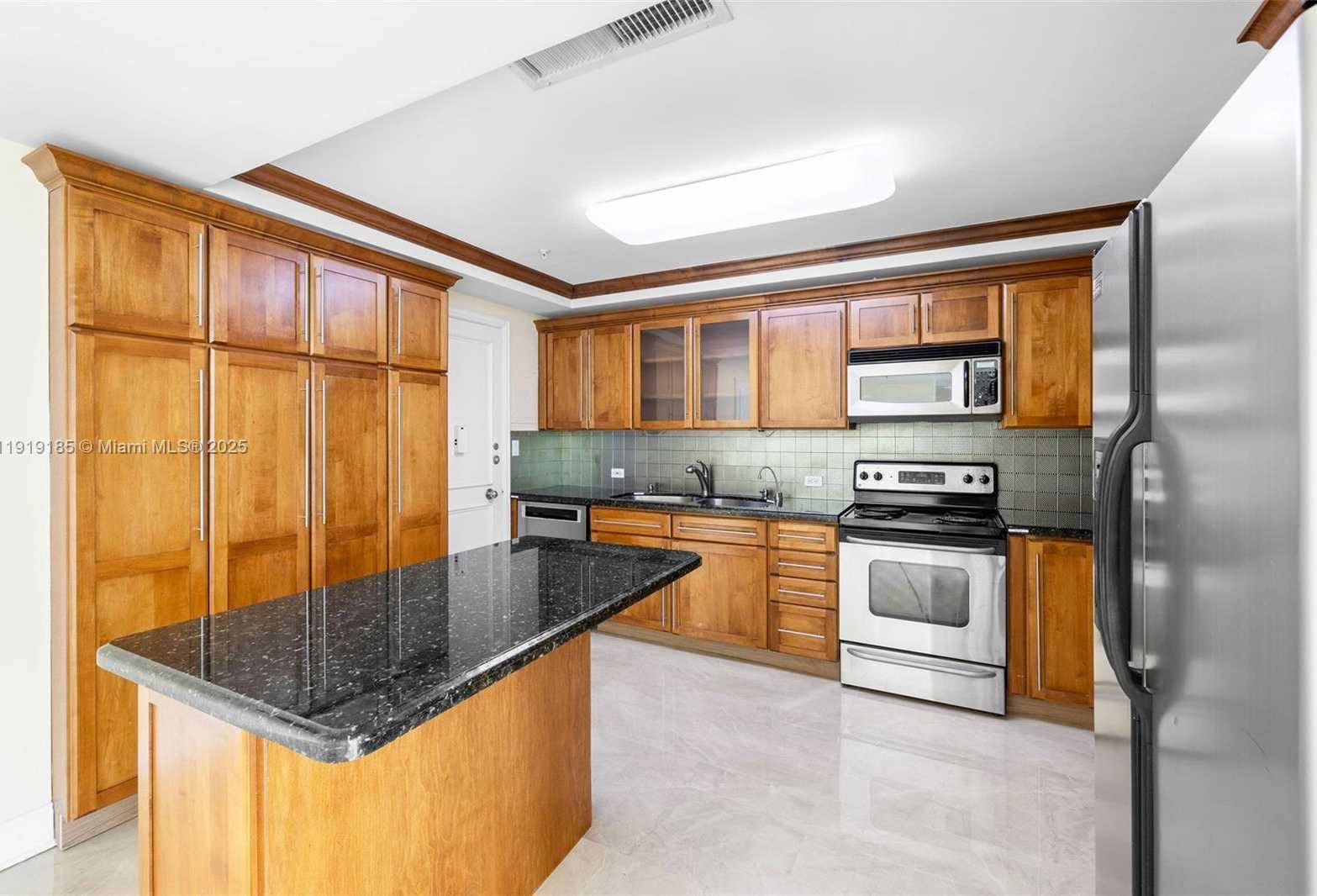 Small Image of 5055 COLLINS AVE #6M, Miami Beach Number 9