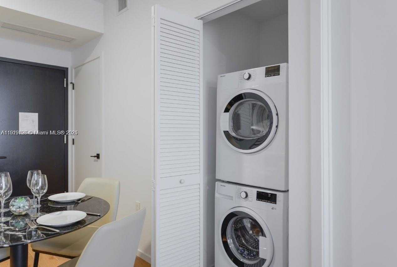 Small Image of 398 NORTH EAST 5TH ST #4210, Miami Number 14