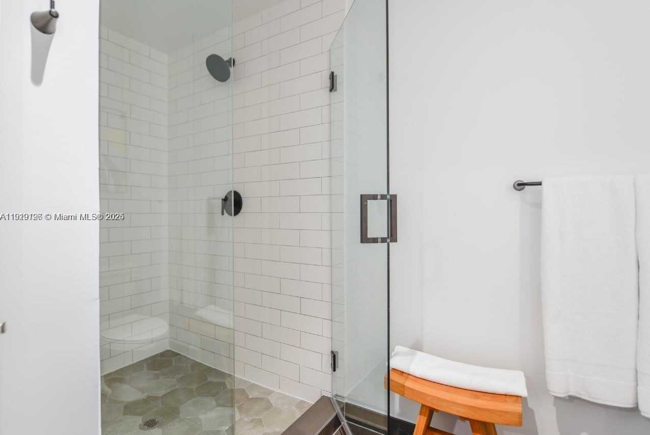 Small Image of 398 NORTH EAST 5TH ST #4210, Miami Number 18