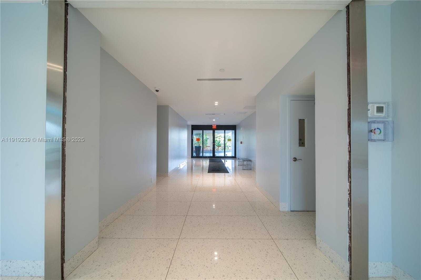 Imagen de Pequeño Objeto