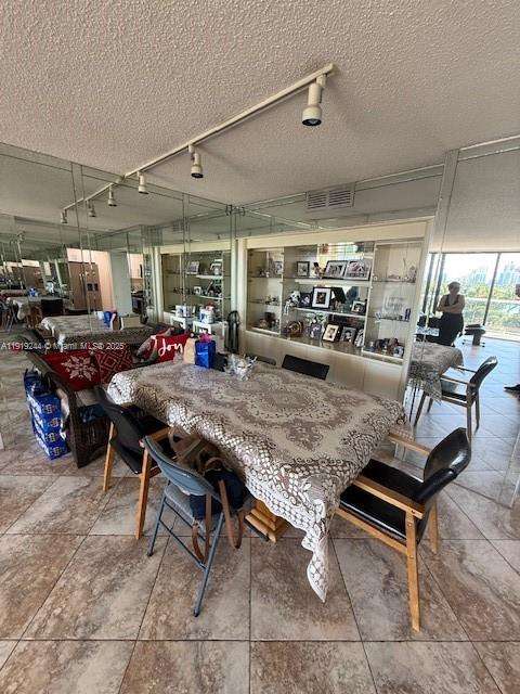 Imagen de Pequeño Objeto