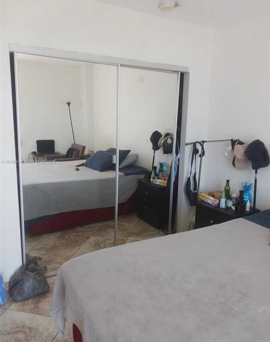 Imagen de Pequeño Objeto