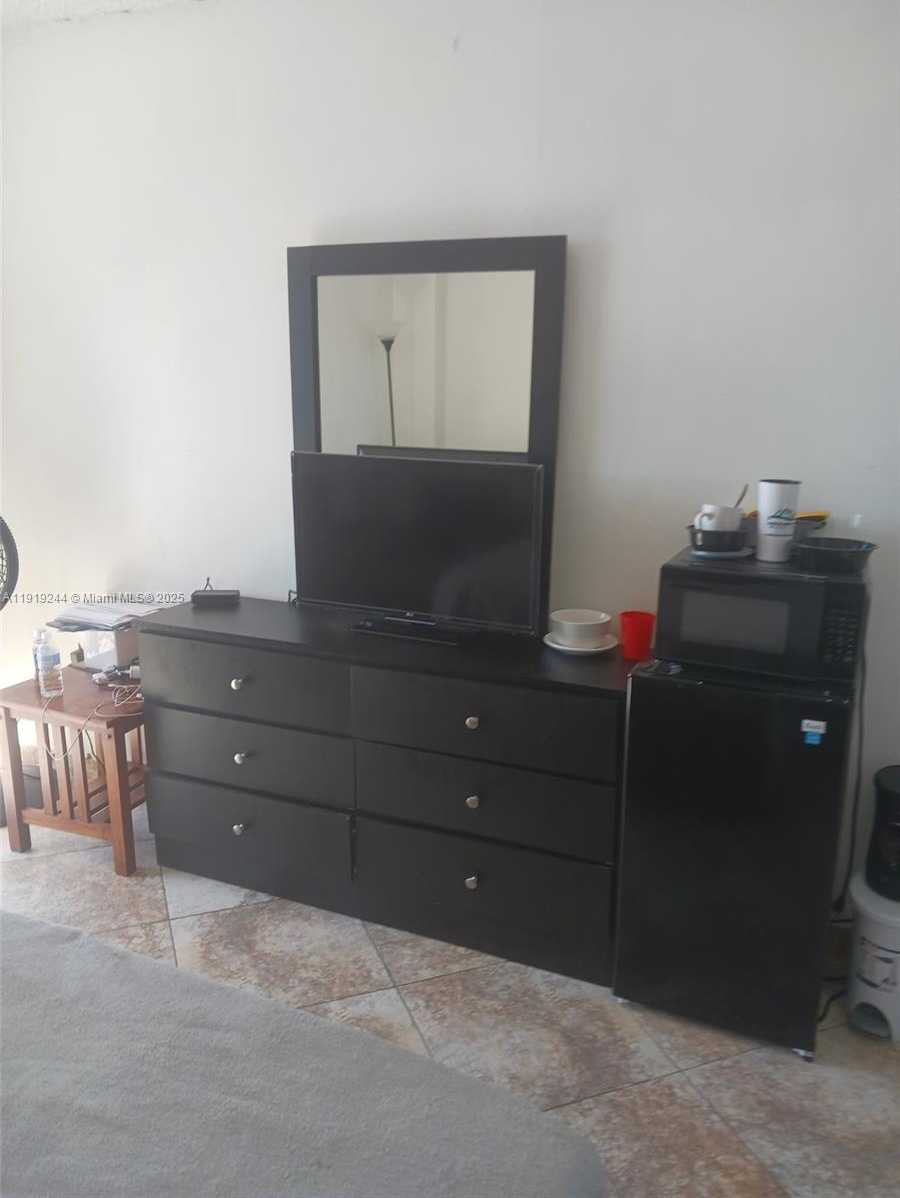 Imagen de Pequeño Objeto