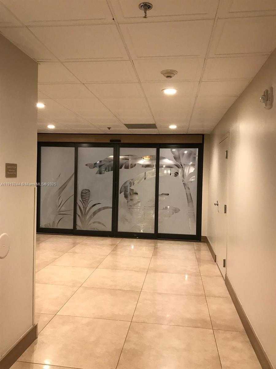 Imagen de Pequeño Objeto