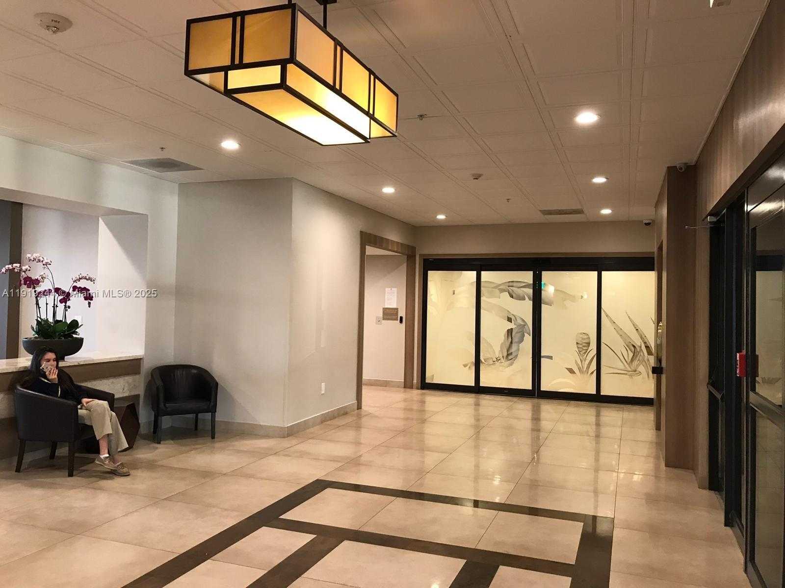 Imagen de Pequeño Objeto