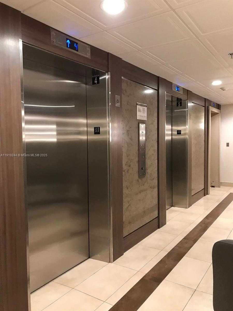 Imagen de Pequeño Objeto